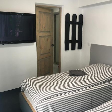Zaton Guesthouse โชลปอน-อาตา ภายนอก รูปภาพ