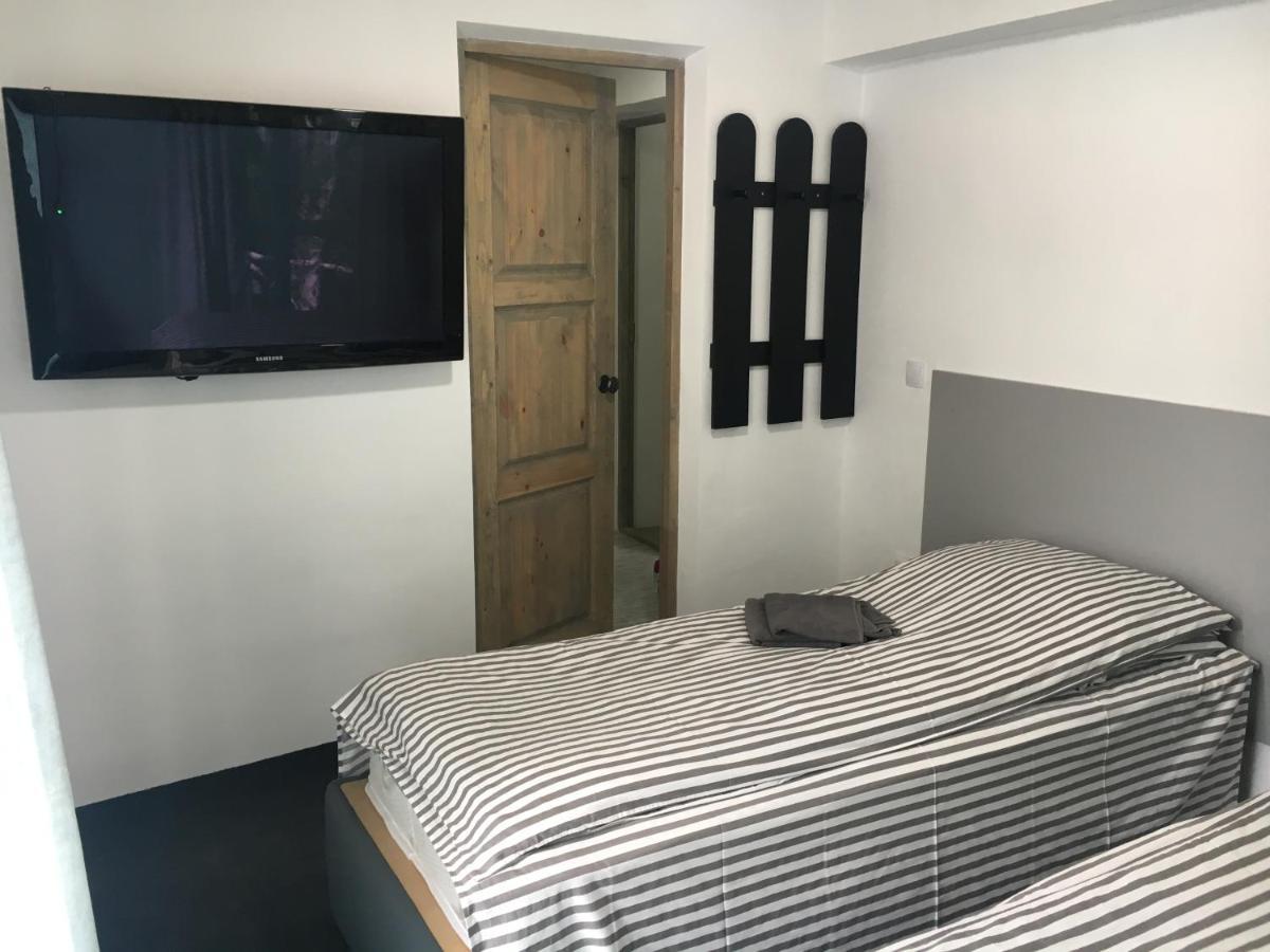 Zaton Guesthouse โชลปอน-อาตา ภายนอก รูปภาพ