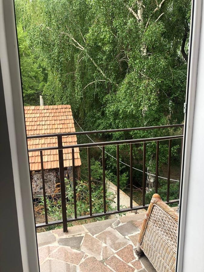 Zaton Guesthouse โชลปอน-อาตา ภายนอก รูปภาพ