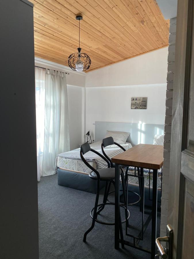 Zaton Guesthouse โชลปอน-อาตา ภายนอก รูปภาพ